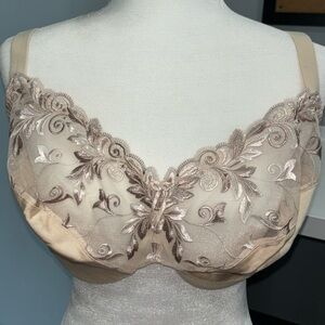Cream Lace Soma Bra